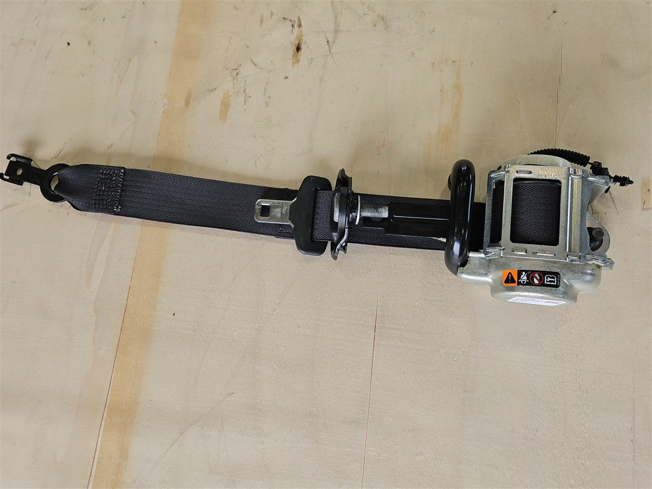 2016 CAMARO RH FRONT SEAT BELT RETRACTOR COUPE 34277 - image 5