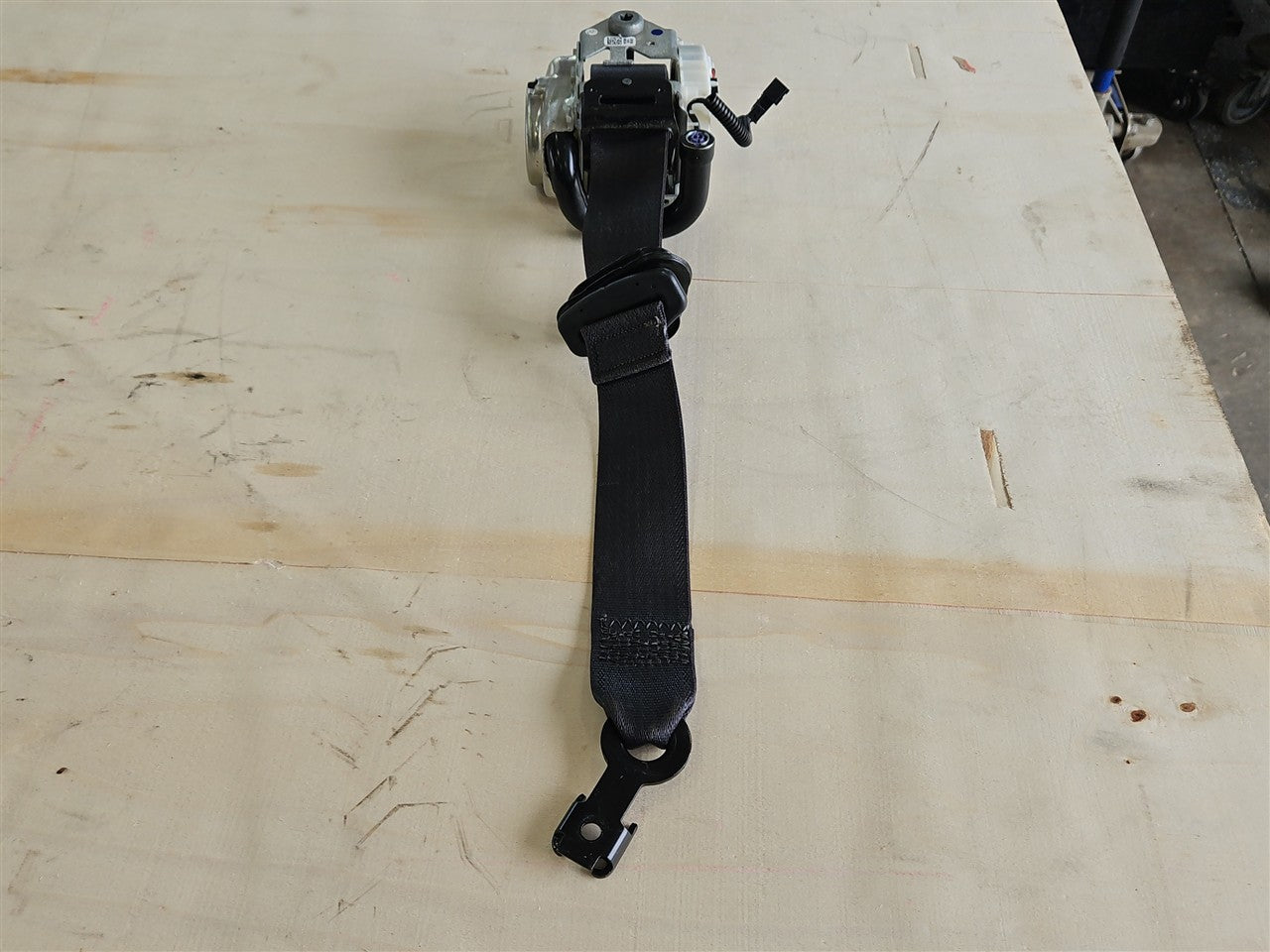 2016 CAMARO RH FRONT SEAT BELT RETRACTOR COUPE 34277 - image 7
