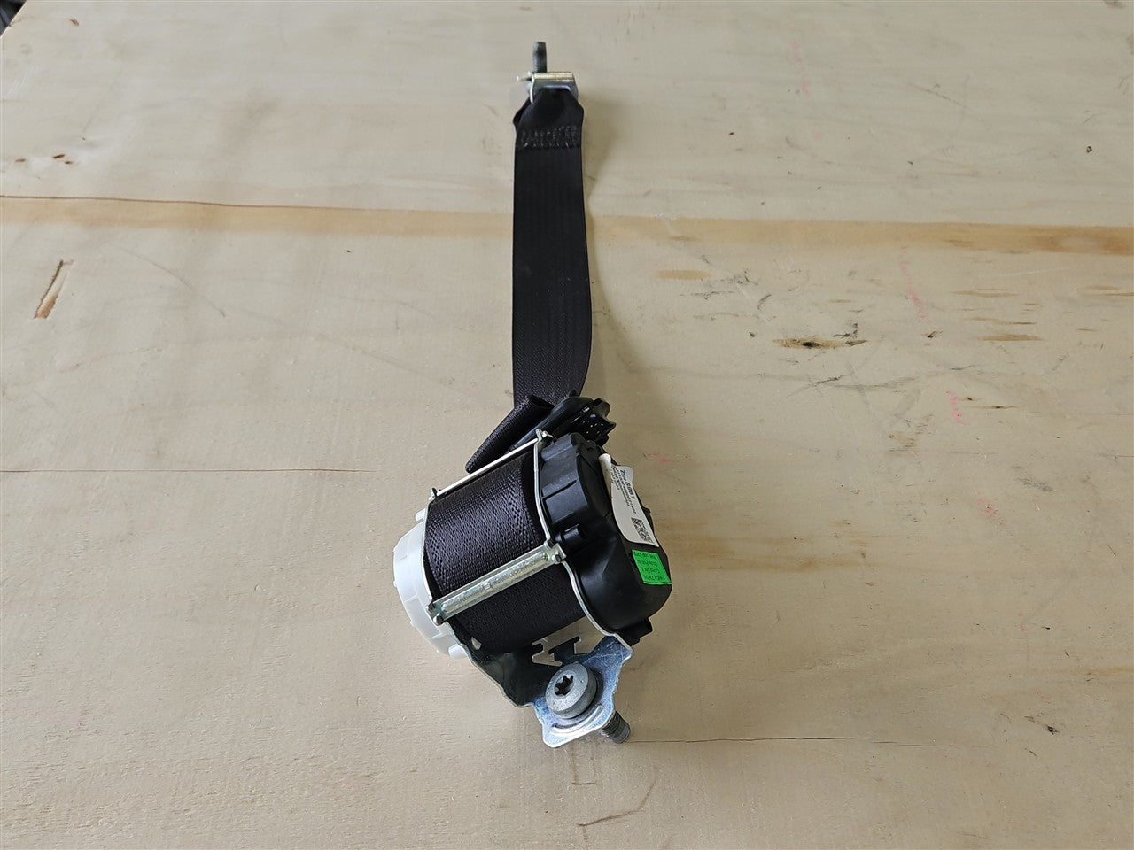 2016 CAMARO LH DRIVER REAR SEAT BELT RETRACTOR 34279 - image 4