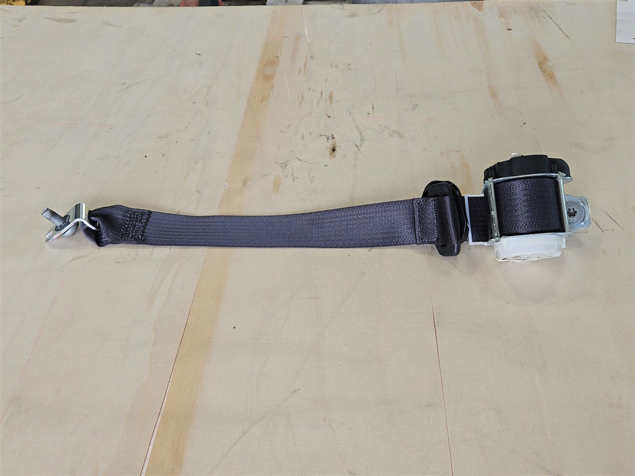 2016 CAMARO LH DRIVER REAR SEAT BELT RETRACTOR 34279 - image 5