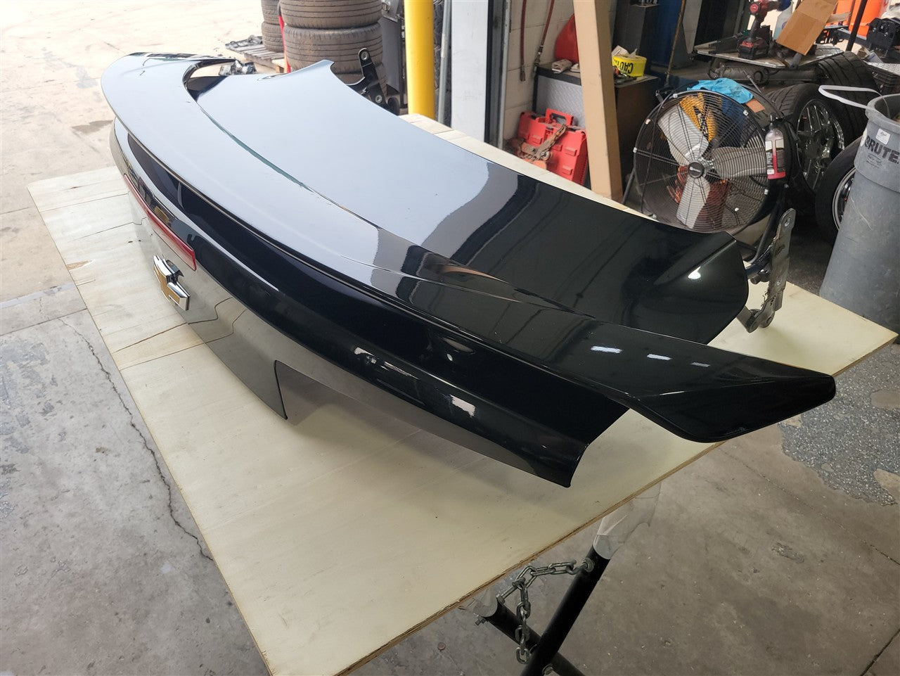2016 CAMARO DECKLID W/SS SPOILER BLACK GBA 000 34280 - image 2