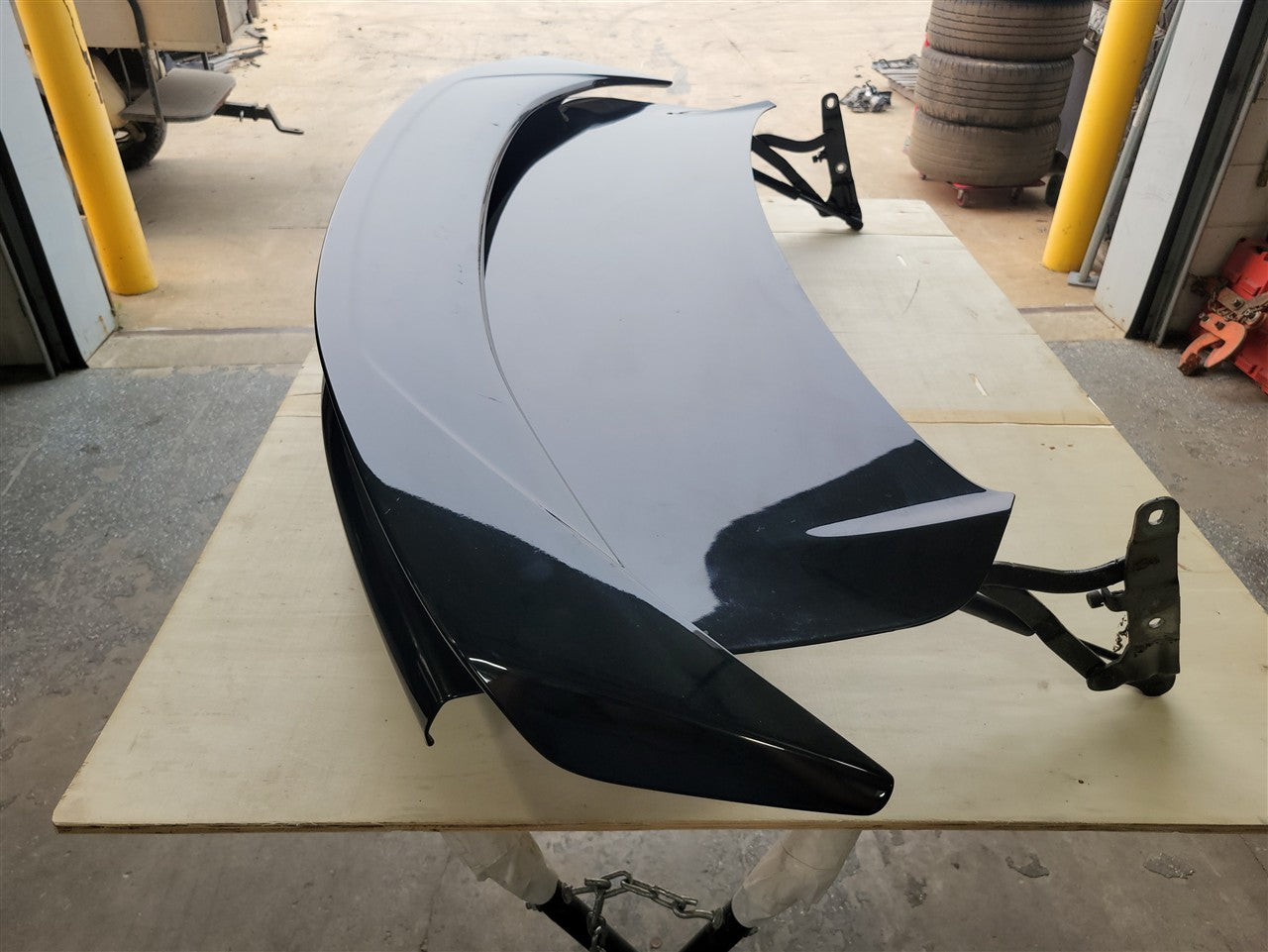 2016 CAMARO DECKLID W/SS SPOILER BLACK GBA 000 34280 - image 3