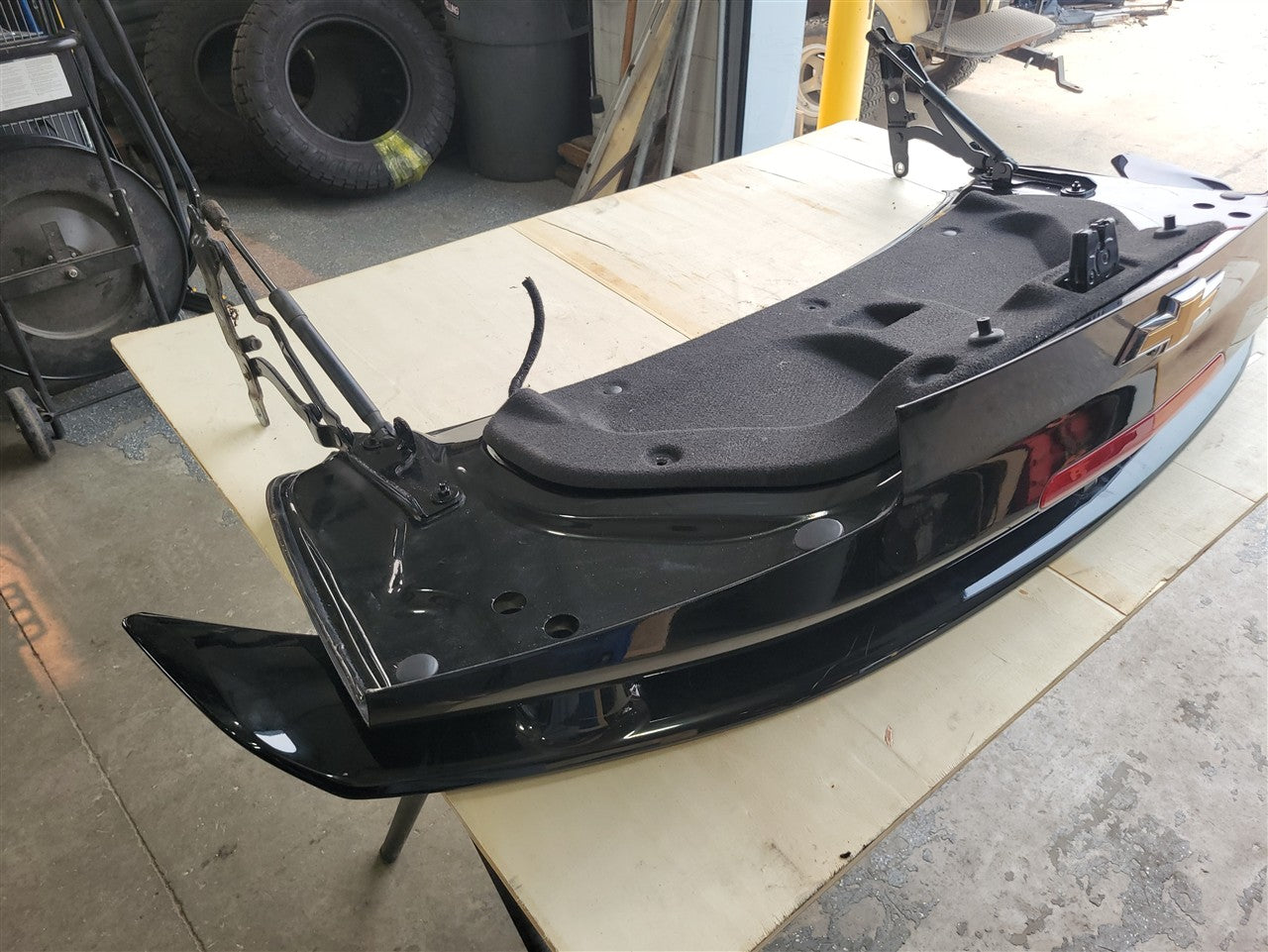 2016 CAMARO DECKLID W/SS SPOILER BLACK GBA 000 34280 - image 13