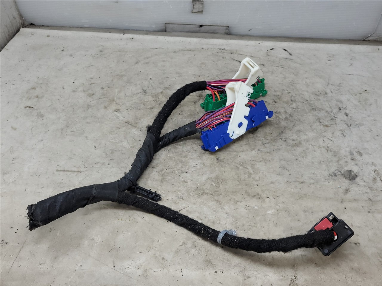 2016 CAMARO TRUNK FUSE PANEL WIRING PIG TAIL 34281 - image 1