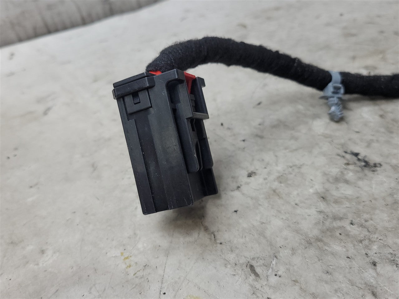 2016 CAMARO TRUNK FUSE PANEL WIRING PIG TAIL 34281 - image 4