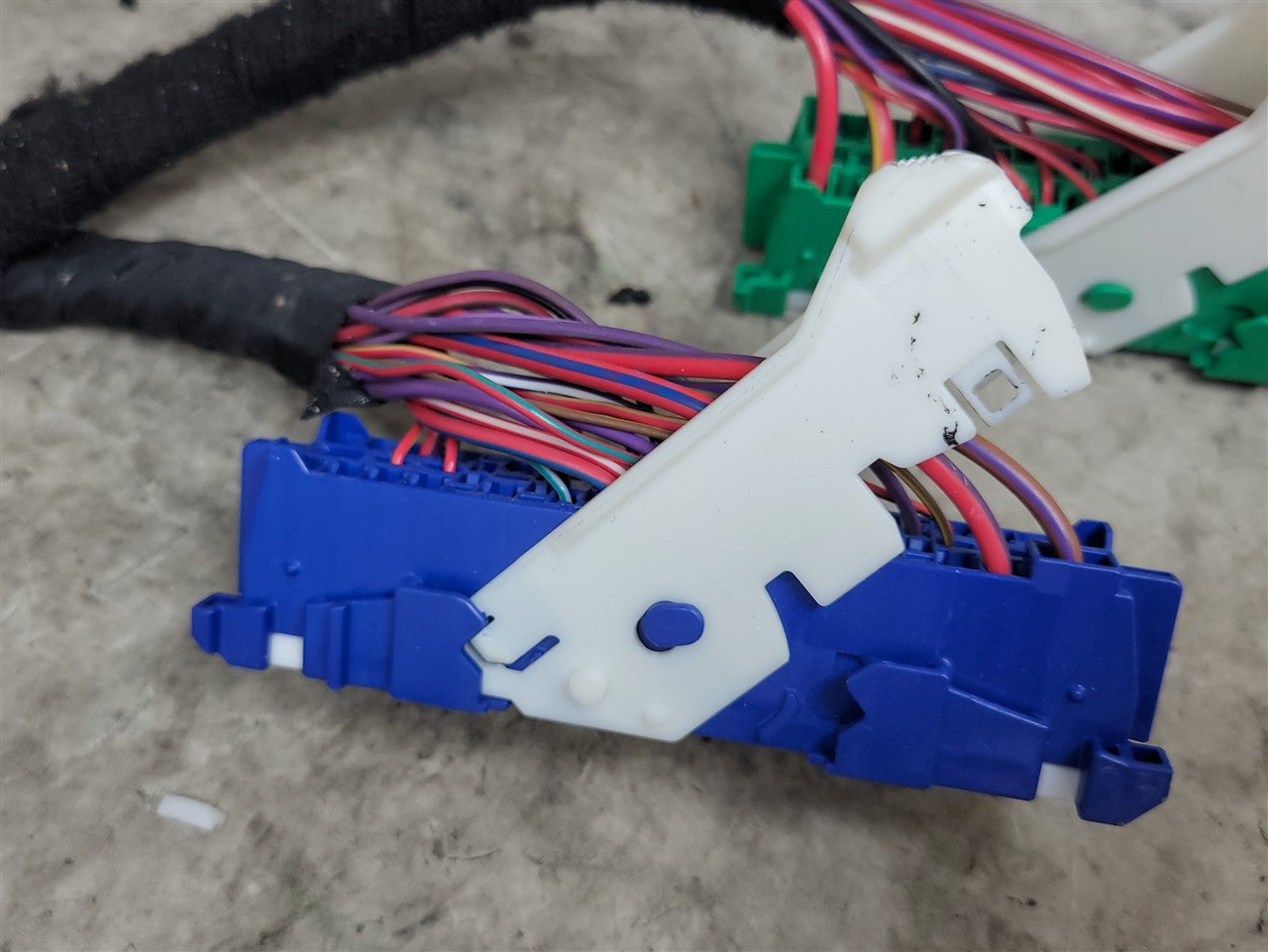2016 CAMARO TRUNK FUSE PANEL WIRING PIG TAIL 34281 - image 6