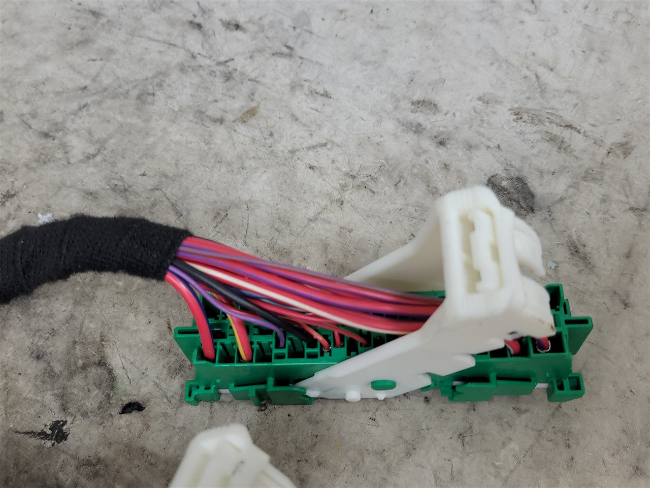 2016 CAMARO TRUNK FUSE PANEL WIRING PIG TAIL 34281 - image 7