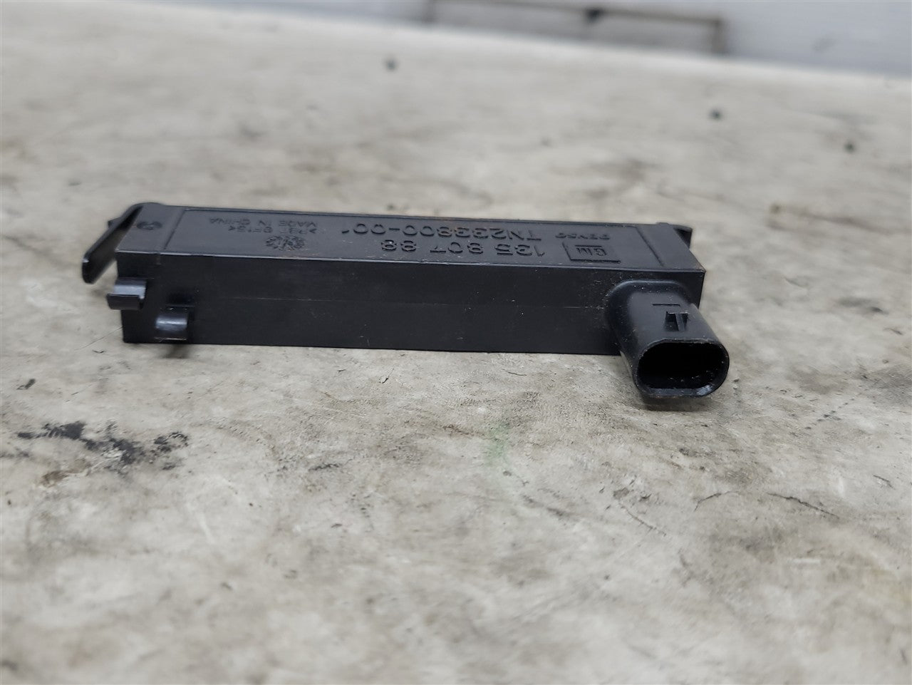 2016 CAMARO KEY FOB LOCK TRANSMITTER ANTENNA 13580788 34283 - image 4