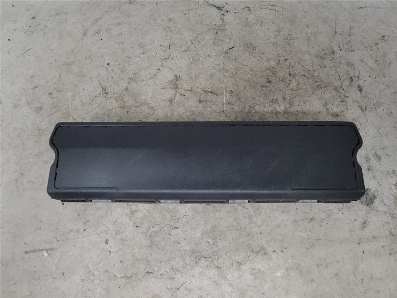 2016 CAMARO RH PASSENGER DASH KNEE BAG TRIM 84029021 34285 - image 1