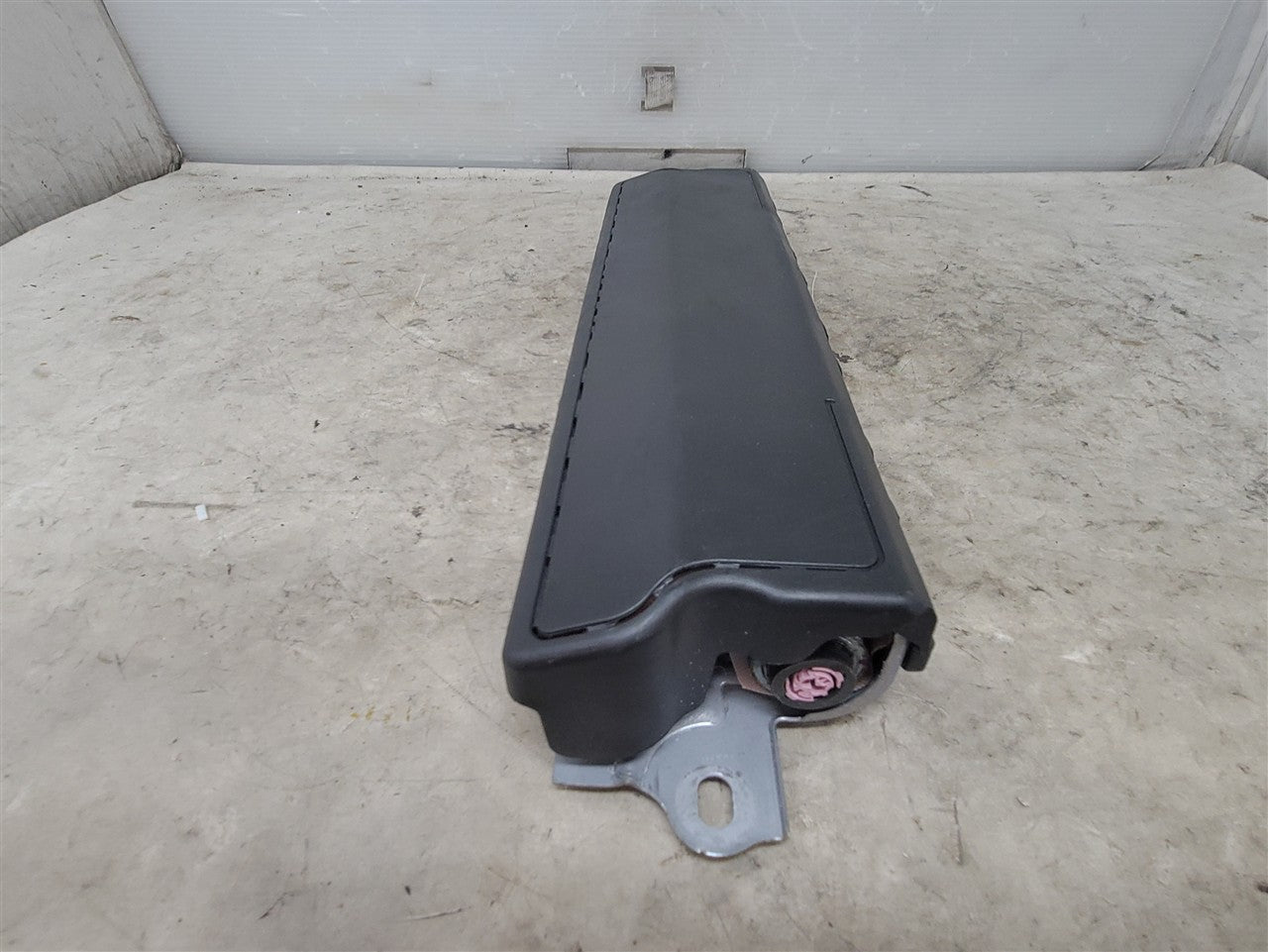 2016 CAMARO RH PASSENGER DASH KNEE BAG TRIM 84029021 34285 - image 5