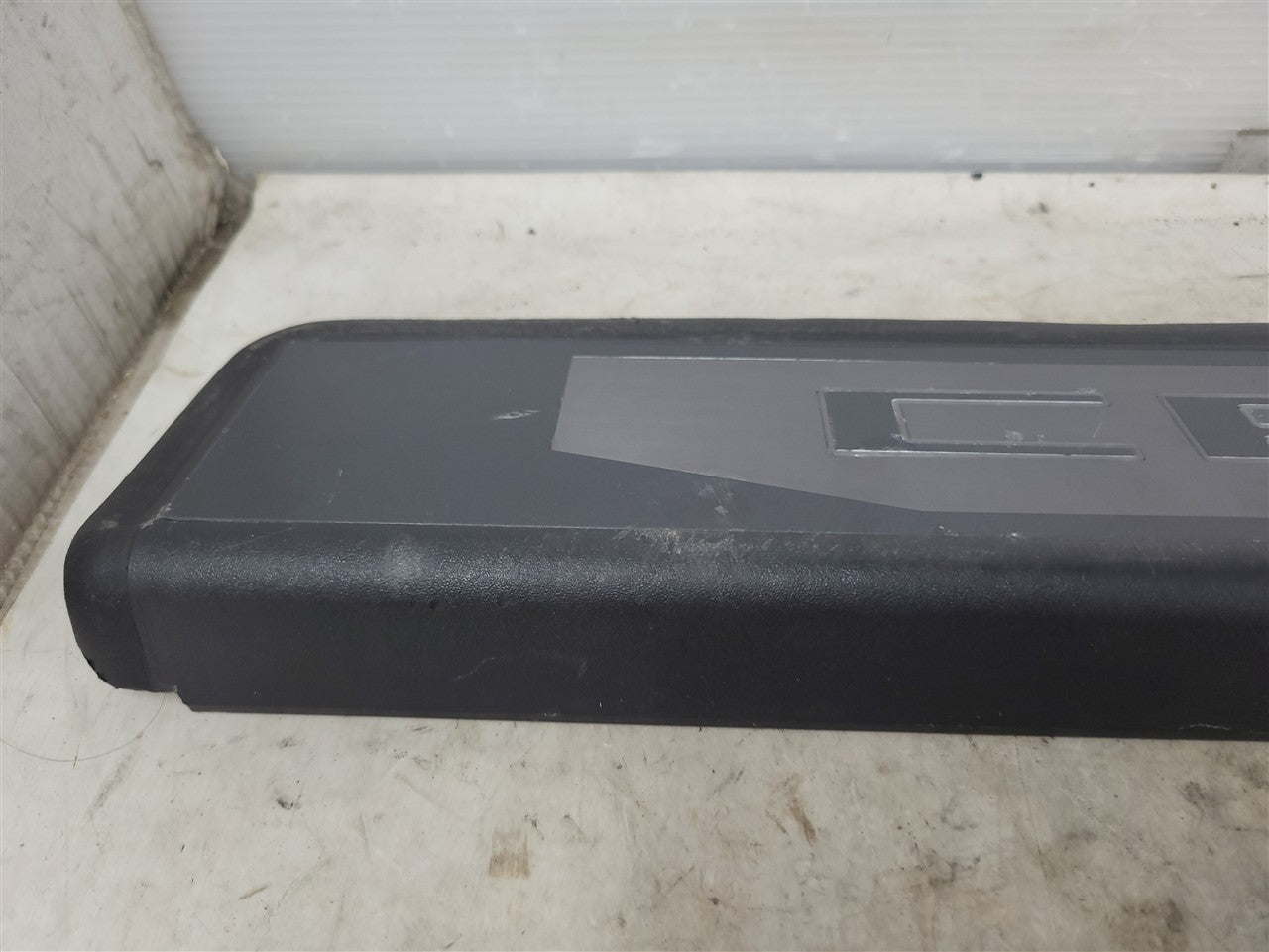 Used OEM 2016-2024 CAMARO LIGHTED DOOR SILL TRIM SCUFF PLATES DRIVER, actual item photo 4