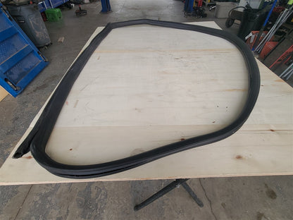 2016 CAMARO LH DRIVER DOOR WEATHERSTRIPPING 41K 34296 - image 3