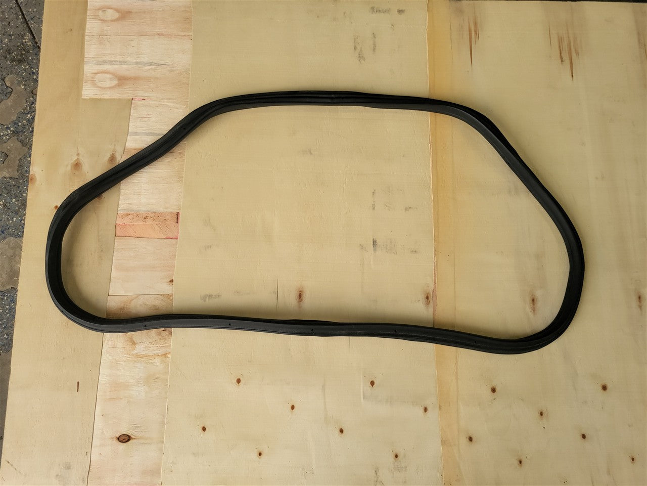 2016 CAMARO TRUNK LID WEATHERSTRIP 84126266 34297 - image 6