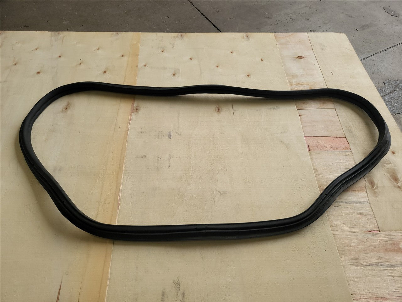 2016 CAMARO TRUNK LID WEATHERSTRIP 84126266 34297 - image 9