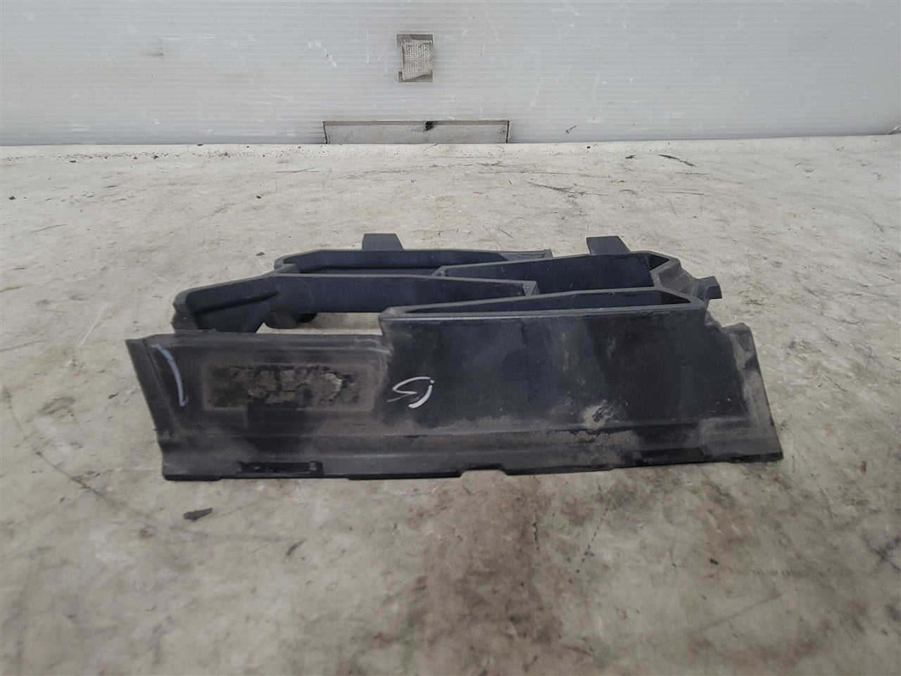 2016 CAMARO TOW EYE COVER ONLY FOR LOWER GRILLE 23388466 34298 - image 8