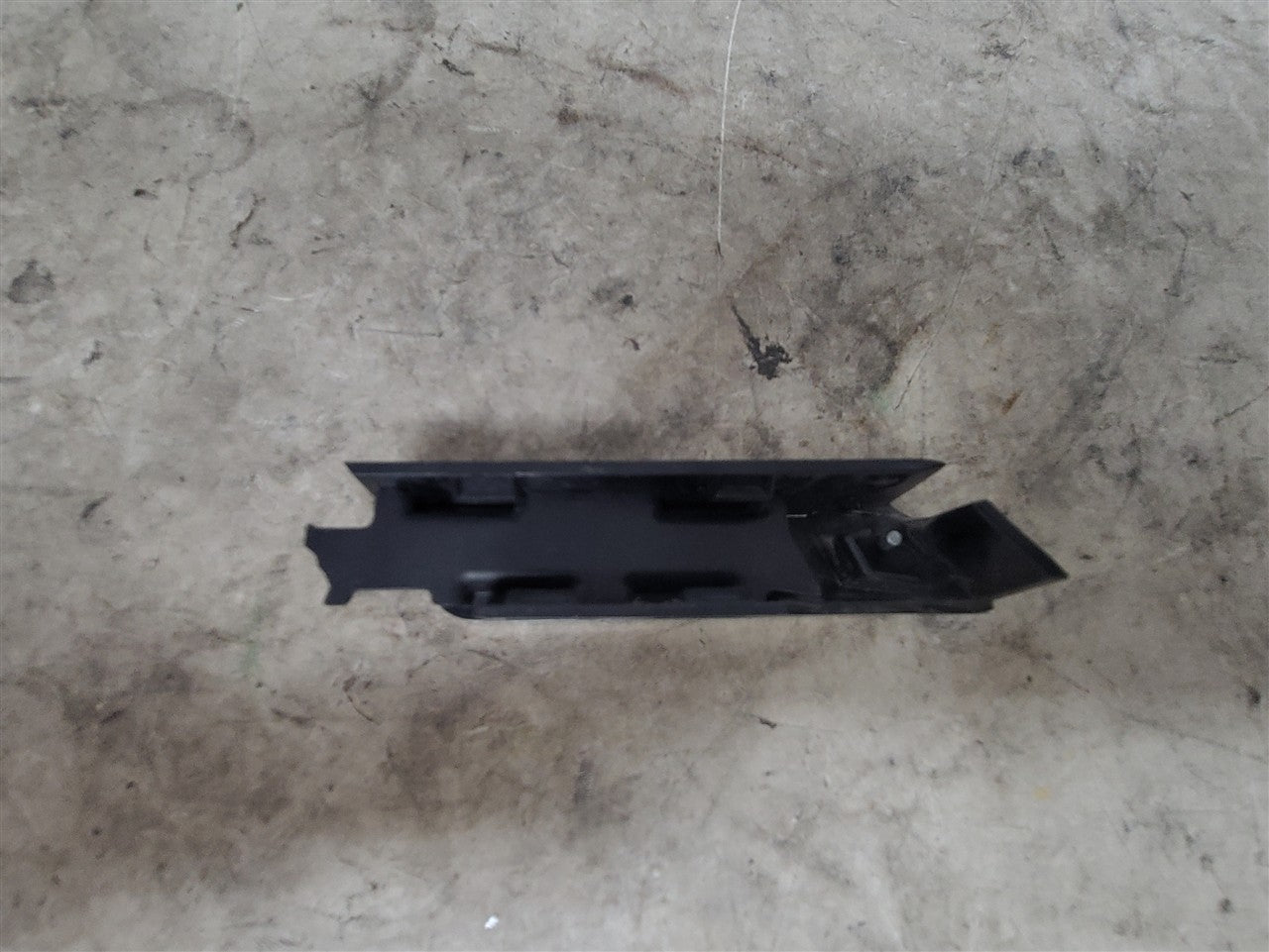2016 CAMARO SS EMBLEM & MOUNTING BRACKETS ONLY 34299 - image 7