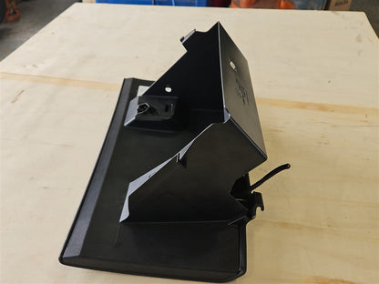 2005 CORVETTE BLACK GLOVE BOX WITH LATCH 52K MILES 34301 - image 9