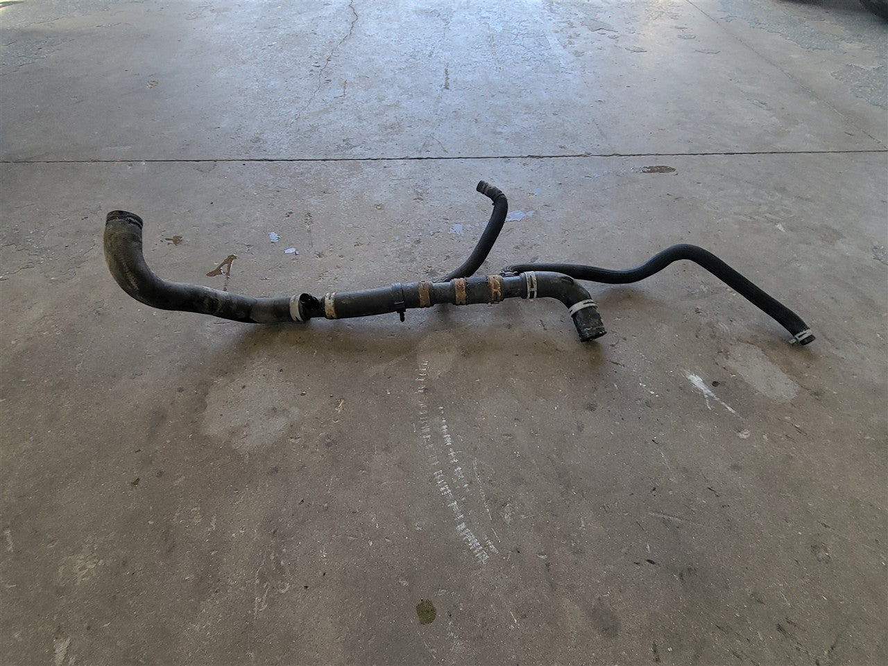 2016 CAMARO LOWER OUTLET RADIATOR HOSE ONLY 34303 - image 2