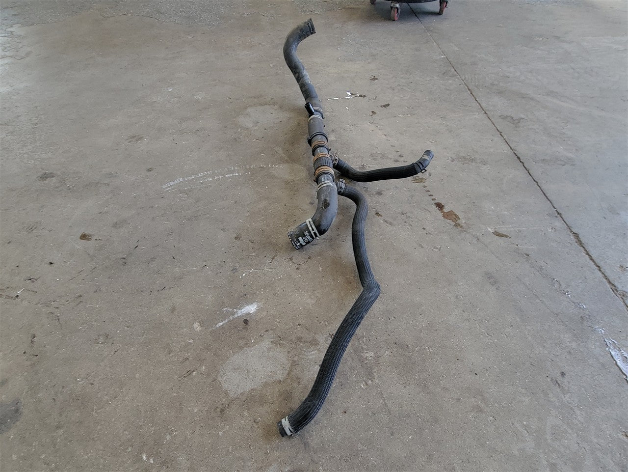 2016 CAMARO LOWER OUTLET RADIATOR HOSE ONLY 34303 - image 3