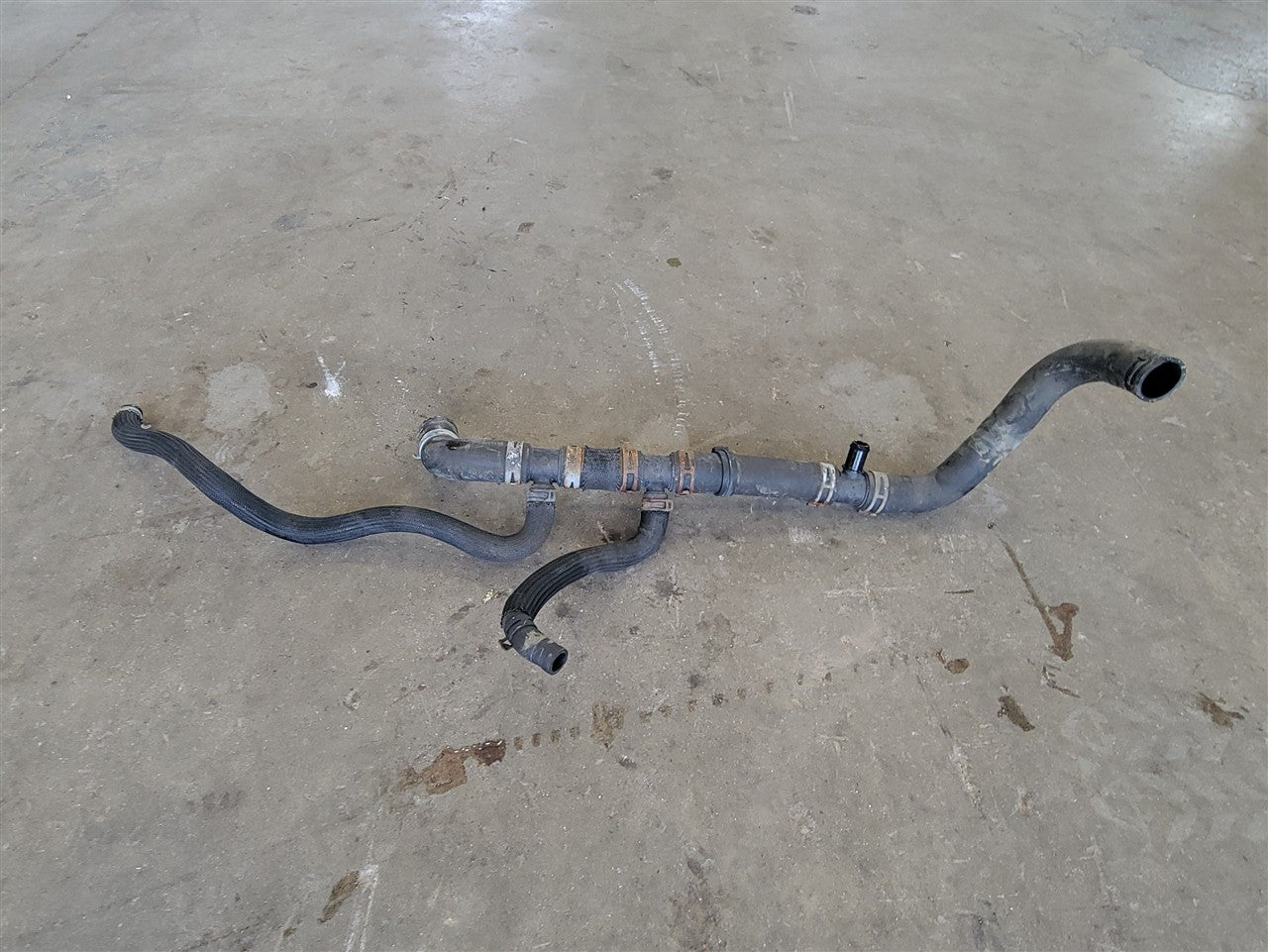 2016 CAMARO LOWER OUTLET RADIATOR HOSE ONLY 34303 - image 4