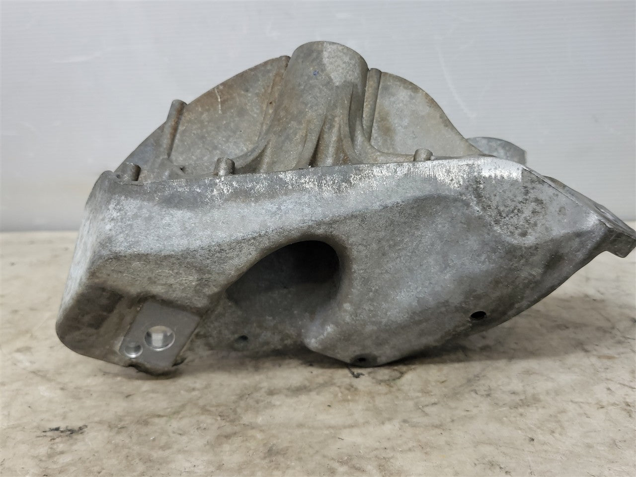 2016 CAMARO LH DRIVER ENGINE MOUNT STAND 34304 - image 9