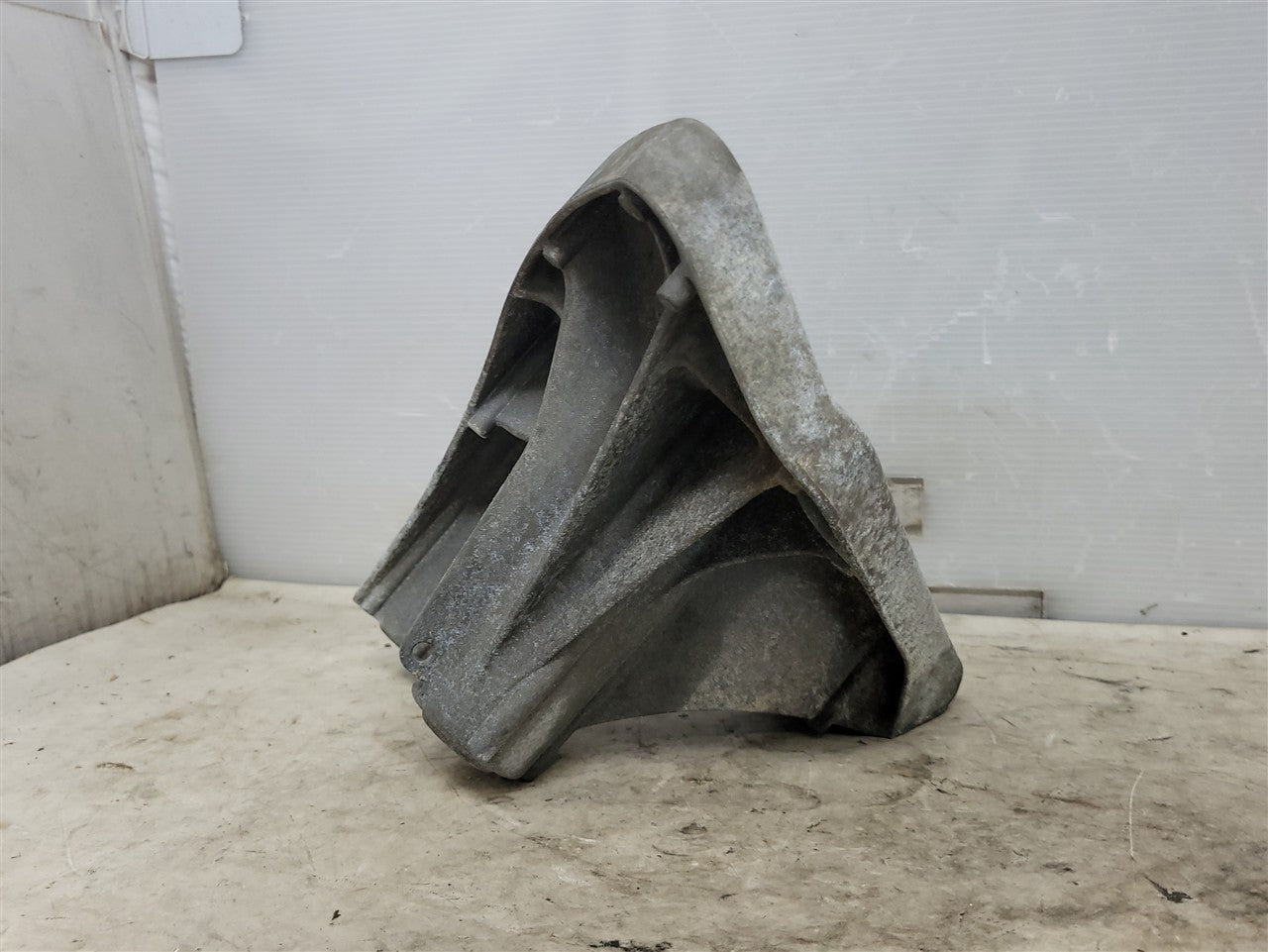 2016 CAMARO RH PASSENGER ENGINE MOUNT STAND 6.2L 34305 - image 7