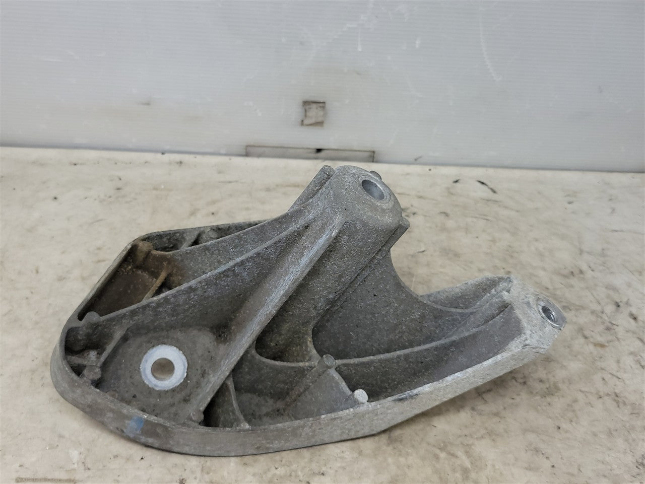 2016 CAMARO RH PASSENGER ENGINE MOUNT STAND 6.2L 34305 - image 10