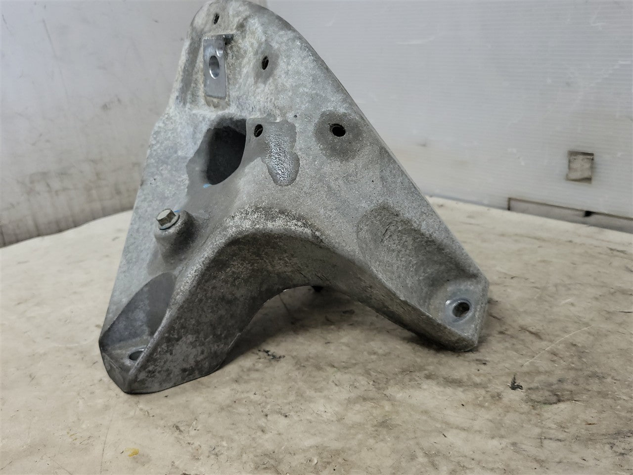 2016 CAMARO RH PASSENGER ENGINE MOUNT STAND 6.2L 34305 - image 12