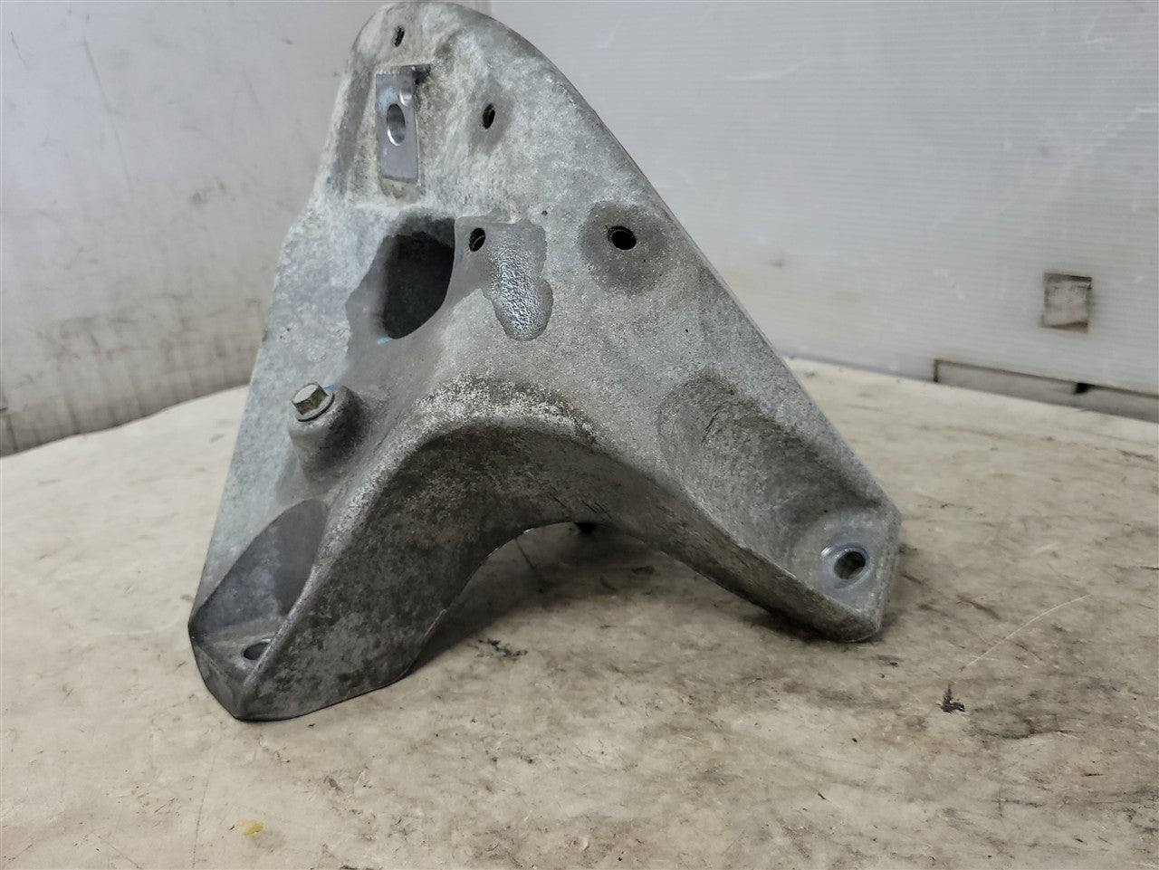 2016 CAMARO RH PASSENGER ENGINE MOUNT STAND 6.2L 34305 - image 13