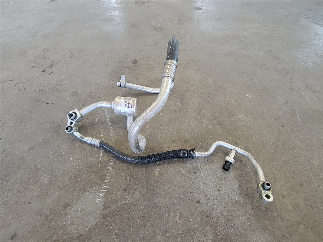 2016 CAMARO 6.2 AC COMPRESSOR SUCTION LINES HOSE 34306 - image 3