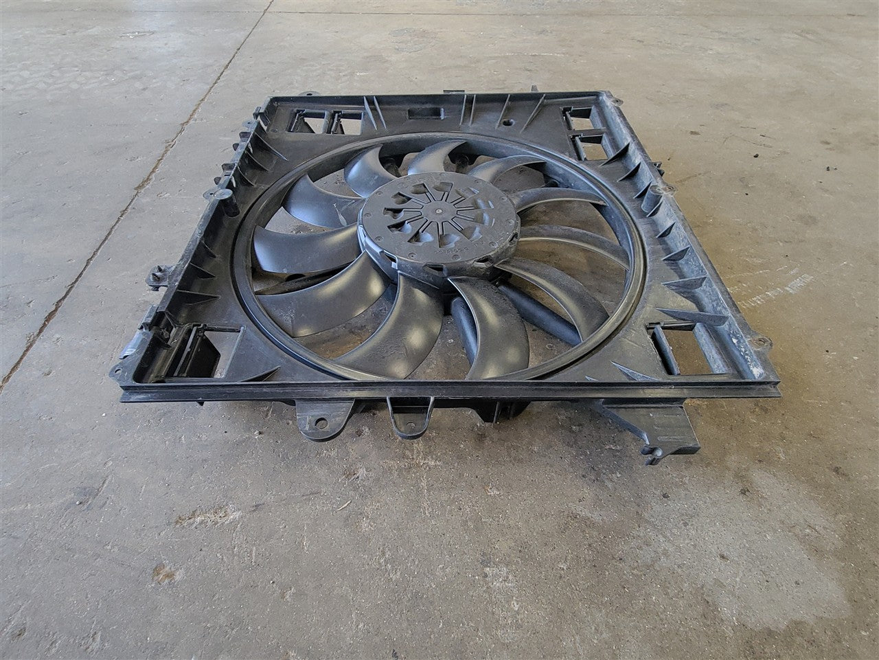 2016 CAMARO OEM 6.2L RADIATOR COOLING FANS 34307 - image 5