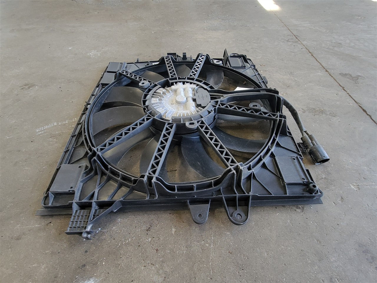 2016 CAMARO OEM 6.2L RADIATOR COOLING FANS 34307 - image 8