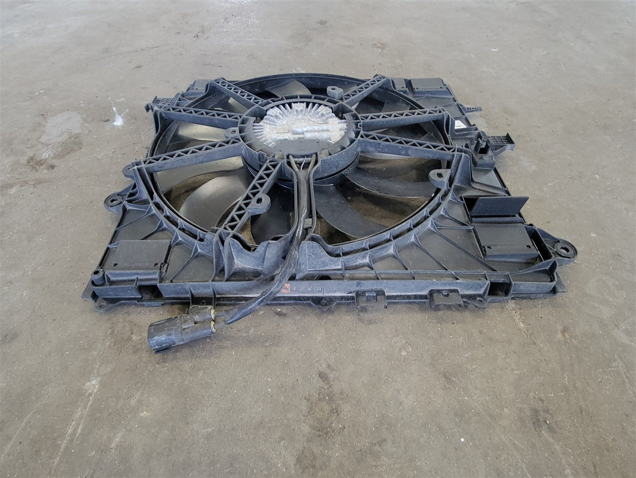 2016 CAMARO OEM 6.2L RADIATOR COOLING FANS 34307 - image 9