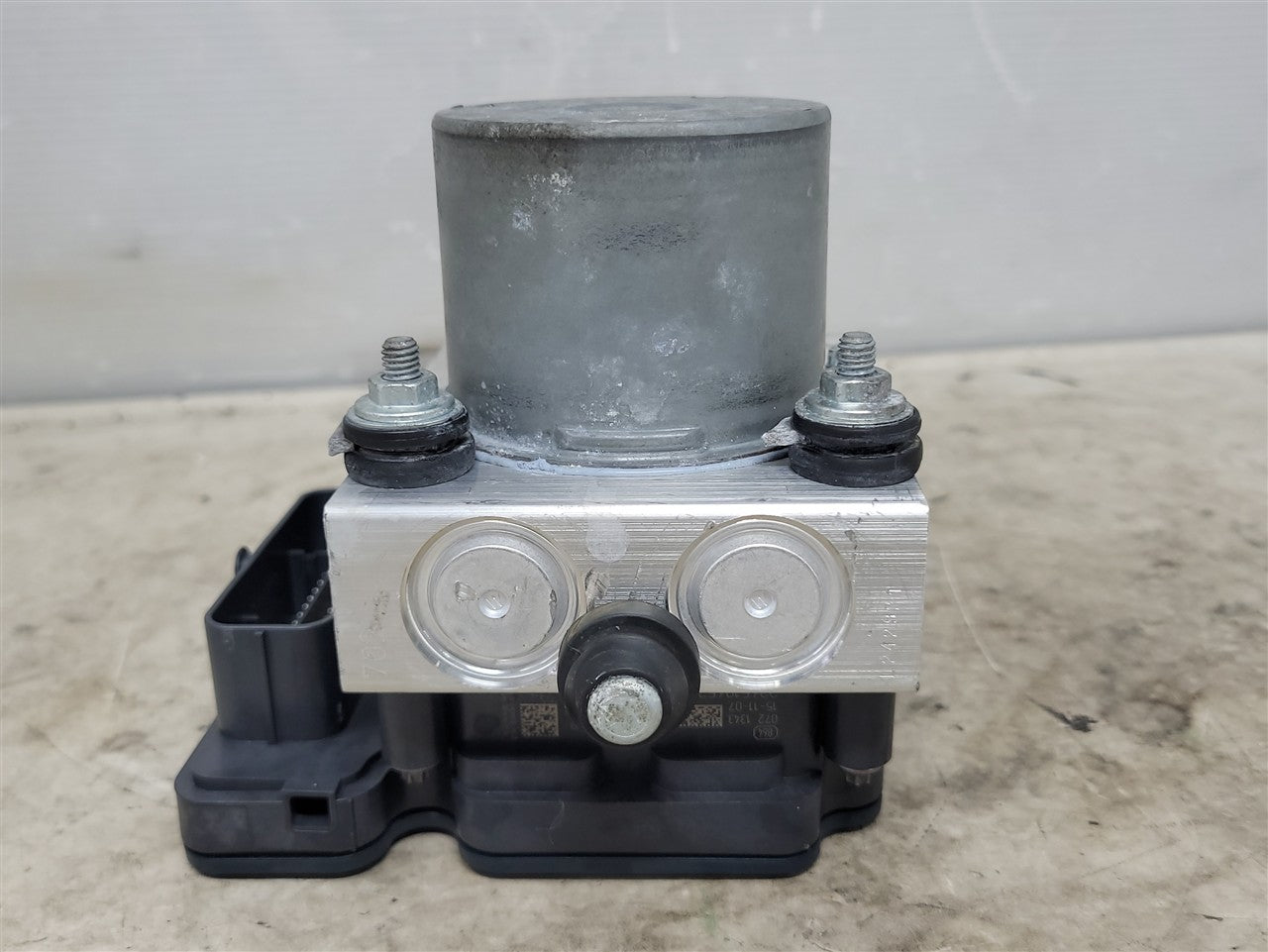 2016 CAMARO SS 6.2L ABS PUMP & MODULE 23414639 34309 - image 4