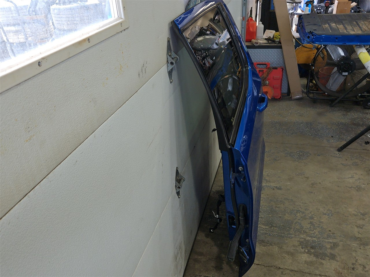 2023 SIERRA150 LH REAR DOOR 5P.25 BLUE GLT / 327E SMALL DING 34311 - image 3