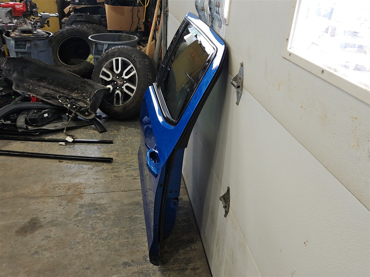 2023 SIERRA150 LH REAR DOOR 5P.25 BLUE GLT / 327E SMALL DING 34311 - image 5