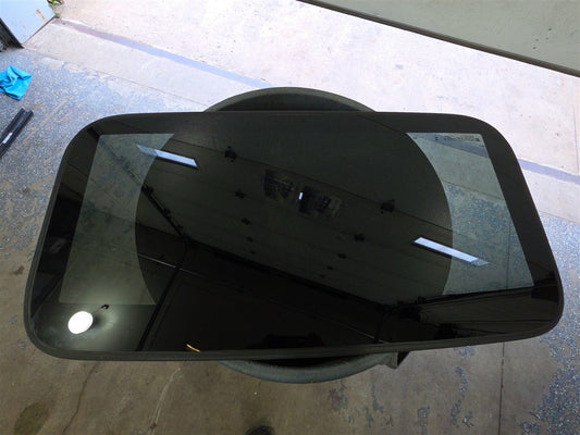 2023 SIERRA150 OEM SUNROOF GLASS ONLY 87822092 34312 - image 1
