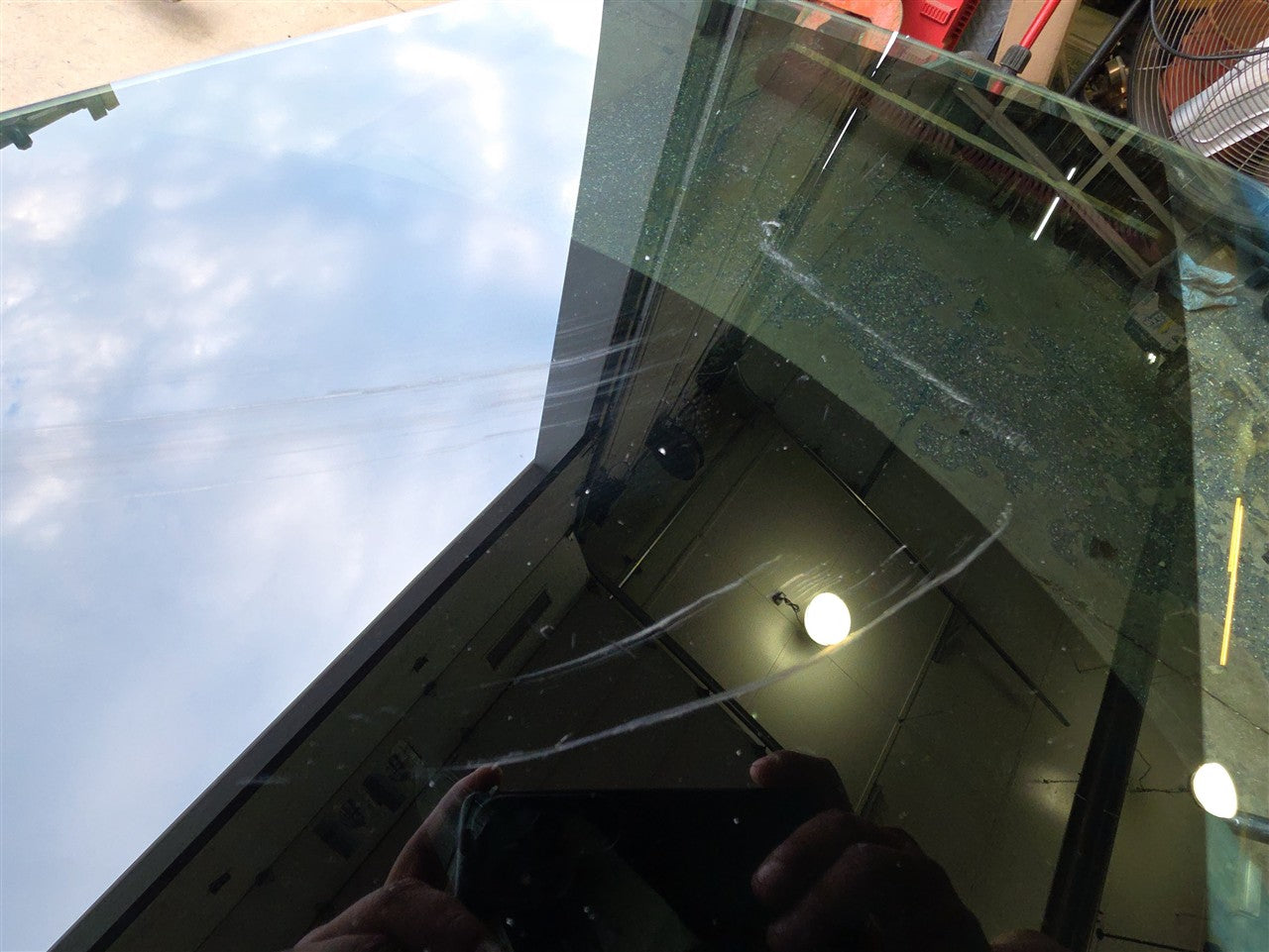 2023 SIERRA150 RH PASSENGER FRONT DOOR GLASS WINDOW 34313 - image 2