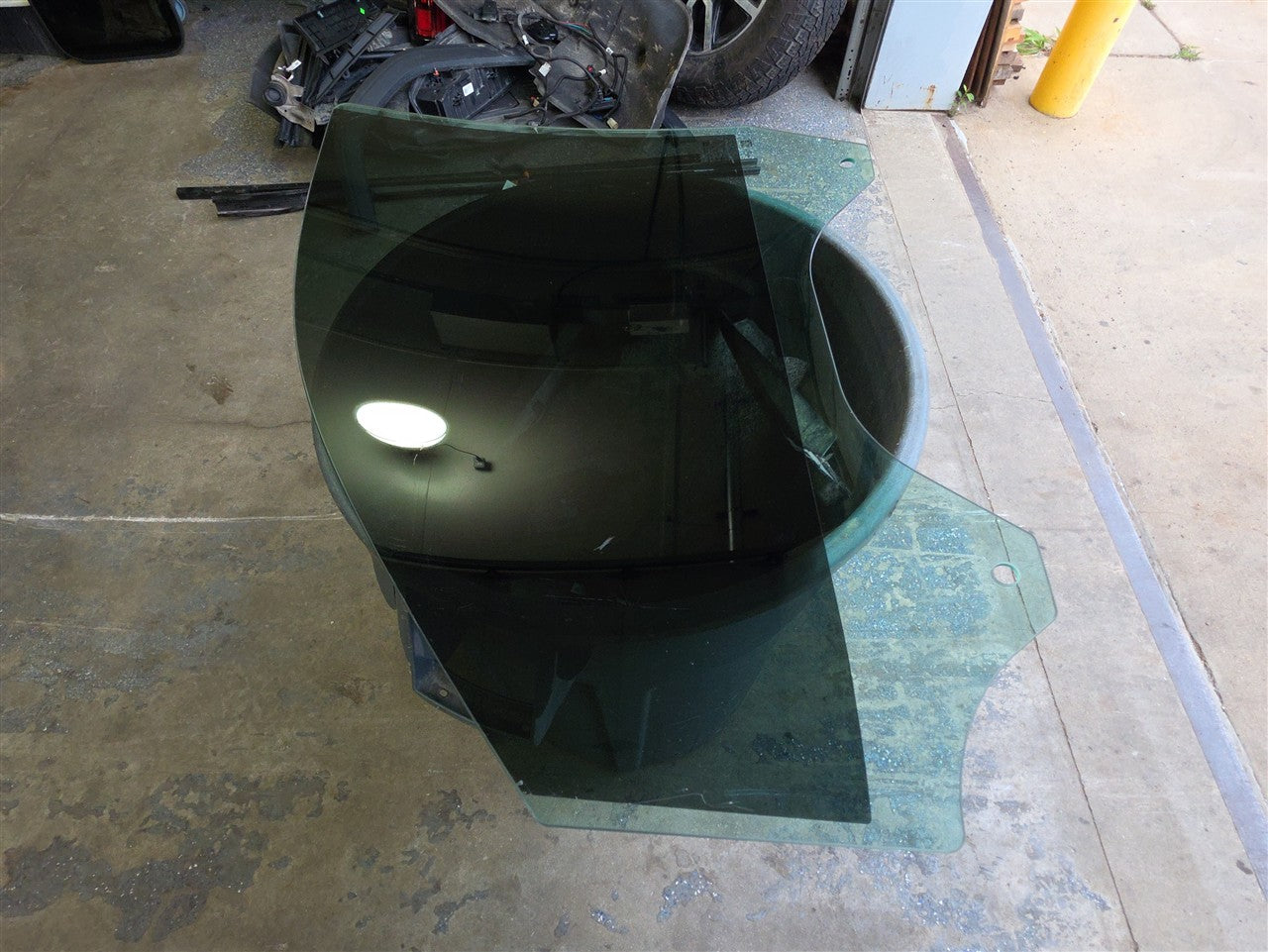 2023 SIERRA150 RH PASSENGER FRONT DOOR GLASS WINDOW 34313 - image 11