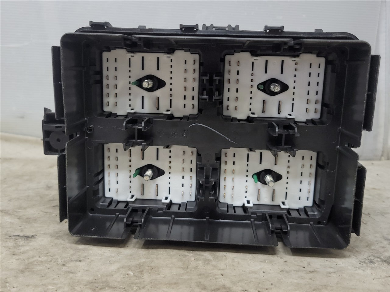 2023 SIERRA150 ENGINE BAY FUSE BOX 87832673 34314 - image 12