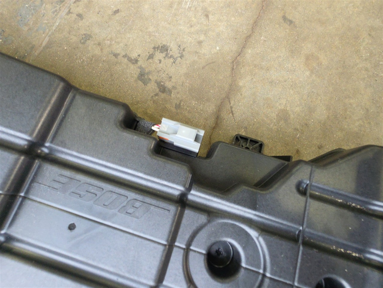 2023 SIERRA150 OEM BOSE SUBWOOFER 84631830 34315 - image 6