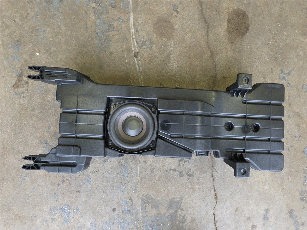 2023 SIERRA150 OEM BOSE SUBWOOFER 84631830 34315 - image 7