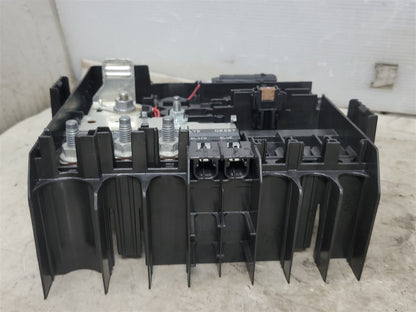2023 SIERRA150 BATTERY FUSE JUNCTION BOX 84646133 34320 - image 4