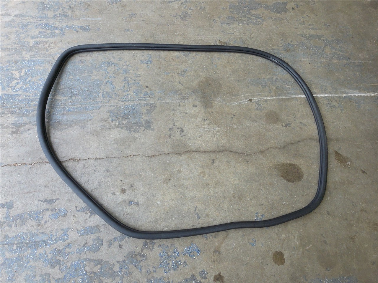 2023 SIERRA150 FRONT DOOR WEATHERSTRIPPING LH OR RH 34321 - image 1