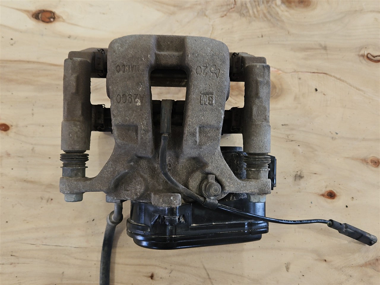 2023 SIERRA150 LH REAR BRAKE CALIPER W/ELEC PARK 34331 - image 5