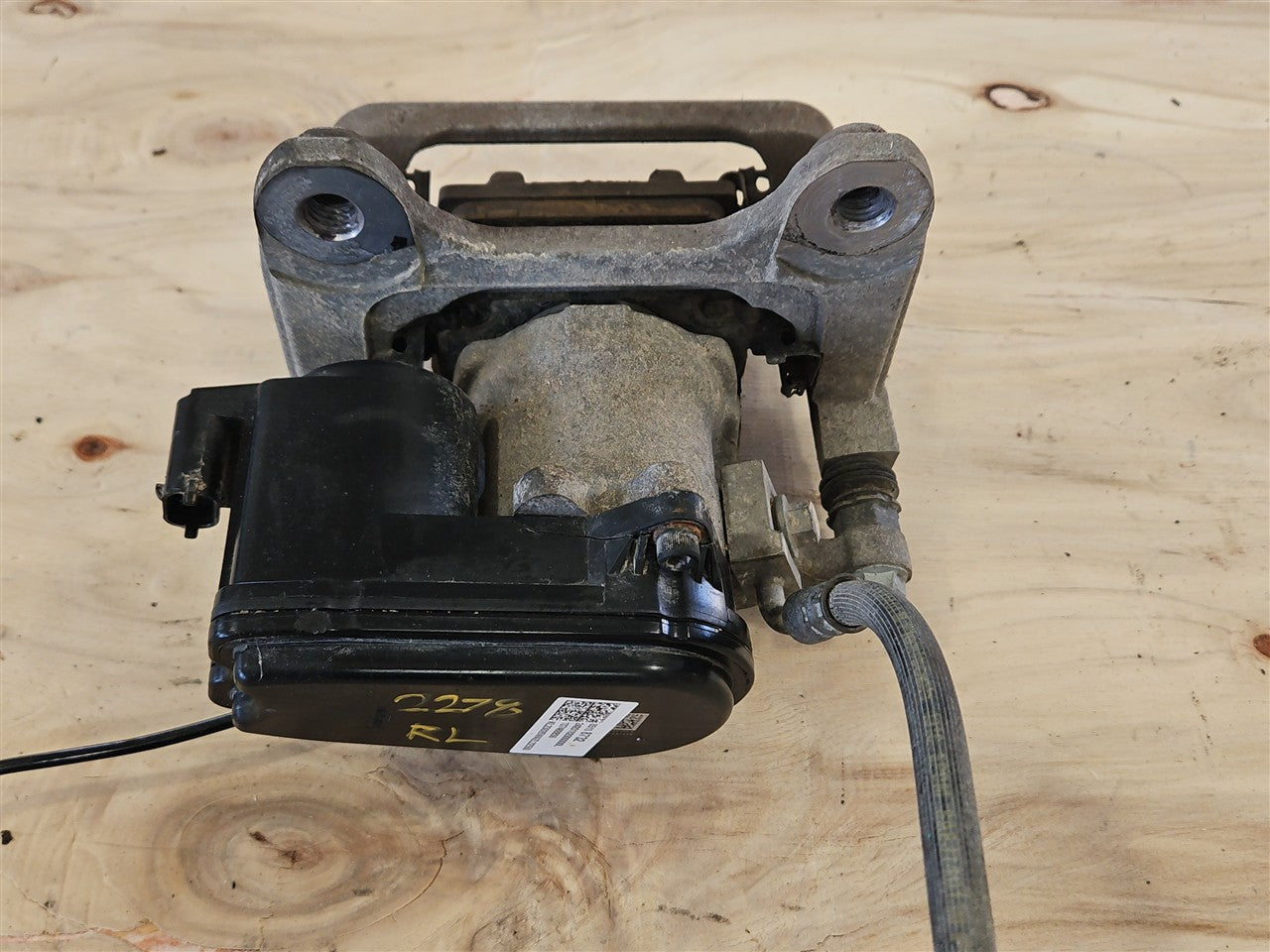 2023 SIERRA150 LH REAR BRAKE CALIPER W/ELEC PARK 34331 - image 8