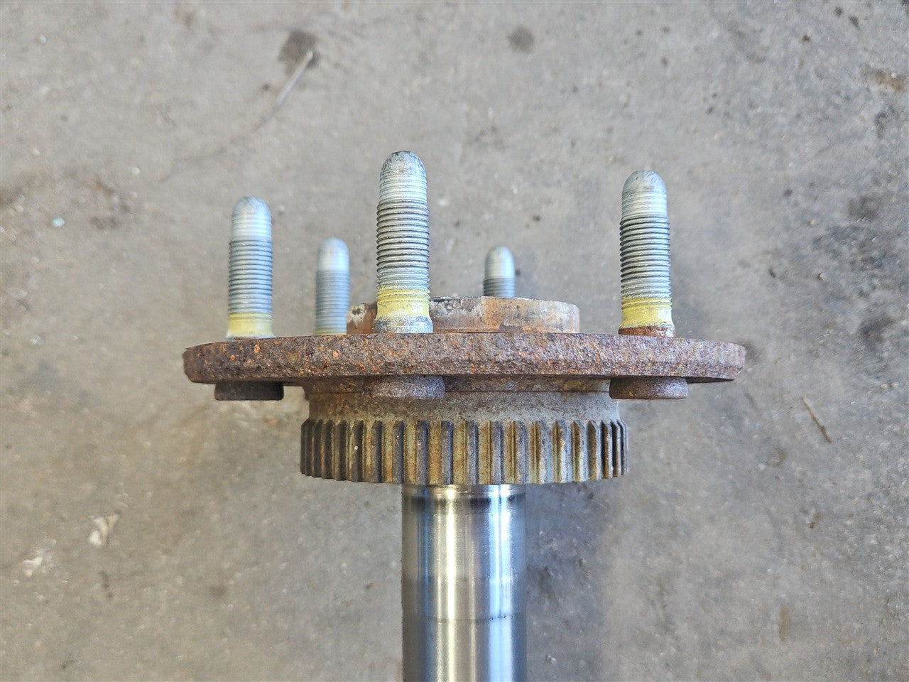 2023 SIERRA REAR AXLE SHAFT 9.75" RING GEAR 34332 - image 10