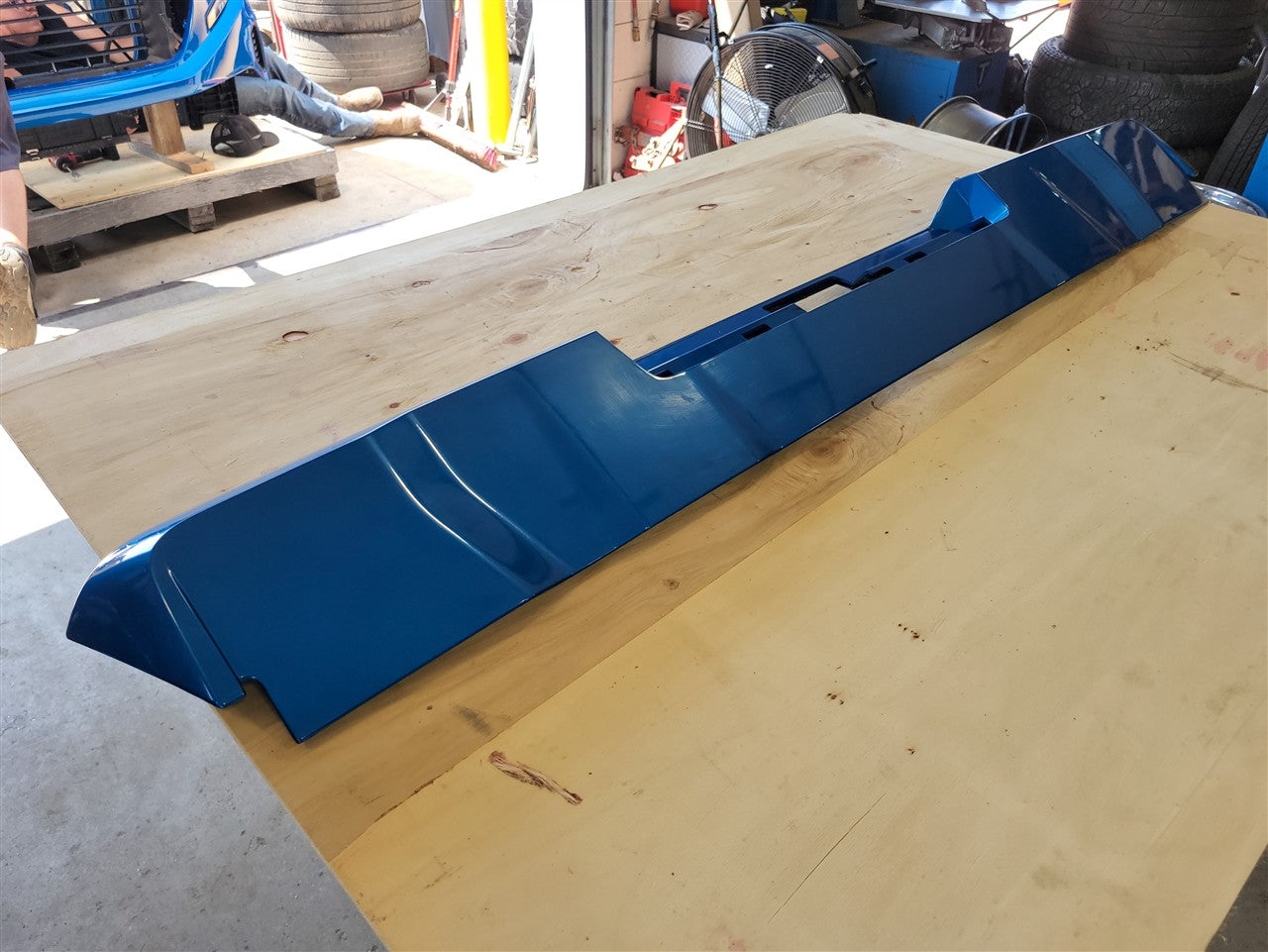 2023 SIERRA150 REAR SPOILER BARE NO LIGHT BLUE GLT 34334 - image 4