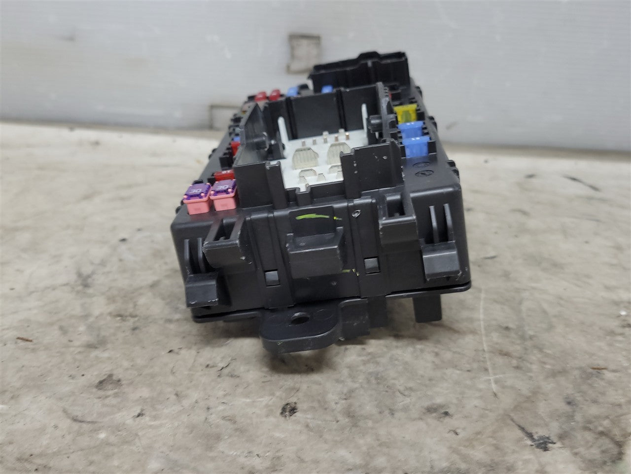 2023 SIERRA150 RH DASH CABIN FUSE PANEL 87832675 34336 - image 3