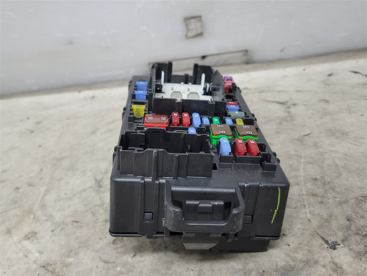 2023 SIERRA150 RH DASH CABIN FUSE PANEL 87832675 34336 - image 5